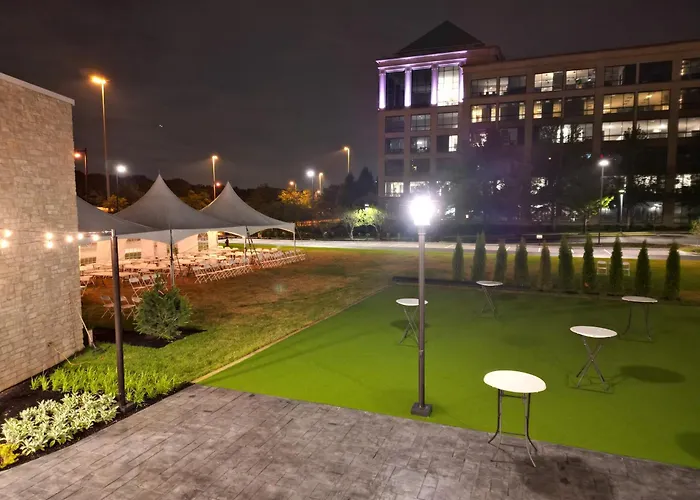 Holiday Inn Express & Suites Chicago Schaumburg By Ihg